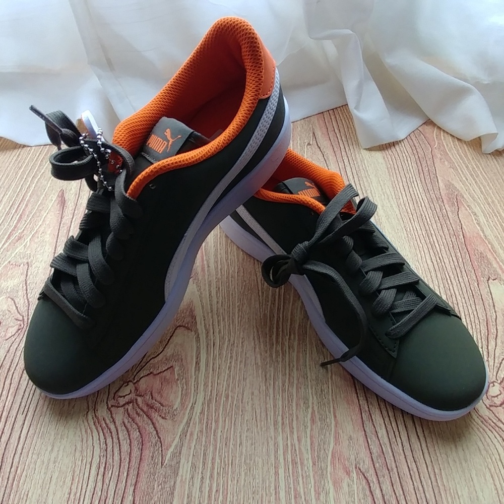Puma Sneakers. 🎇NWT🎇